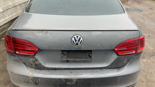 Крышка багажника (ляда) Volkswagen Jetta VI (Америка) белая