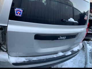 Крышка багажника ляда Jeep Patriot 2007-17 серебристая USA (Америка)