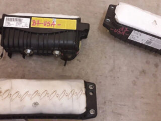 Подушка безопасности в торпедо VW Passat B7 USA 10-14 561880204A