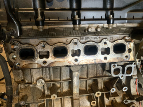 Головка блока цилиндров 2.0 2.4 бензин JEEP Patriot 06-16 04884510AD