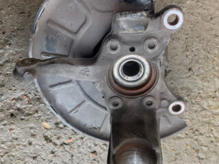 Кулак поворотный передний правый VW Passat B7 2.5 USA 10-15 3C0407254F