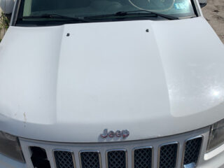 Капот Jeep Compass 2010-17 белый с дефектом