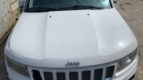 Капот Jeep Compass 2010-17 белый с дефектом