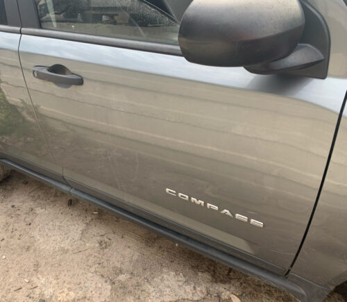 Дверь передняя правая Jeep Compass 2010-17 серая