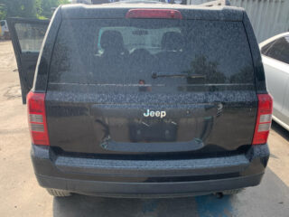Крышка багажника Jeep Patriot 2010-16 чёрная