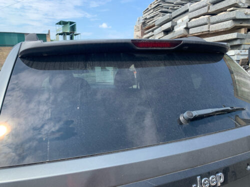Спойлер крышки багажника Jeep Compass 2010-16 серая