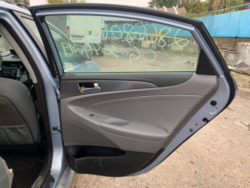 Задняя правая дверь Hyundai Sonata YF гибрид 2010-15 голубая — изображение 2