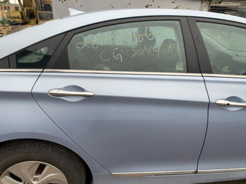 Задняя правая дверь Hyundai Sonata YF гибрид 2010-15 голубая