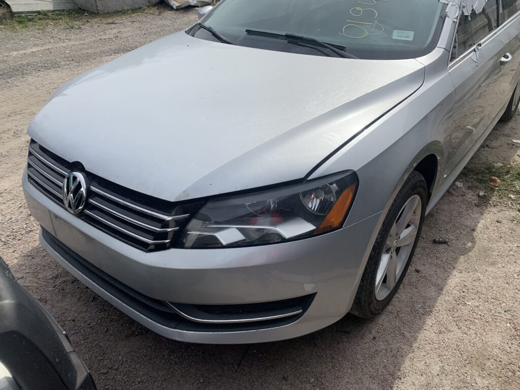 Разборка Volkswagen Passat B7 2014 1.8 серебристый