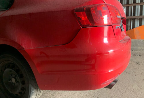 Задний бампер Volkswagen Jetta 6 2010-15 красный — изображение 2