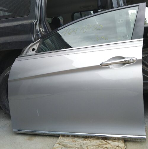 Дверь передняя левая водительская Hyundai Sonata YF hybrid 2010-15 серебро
