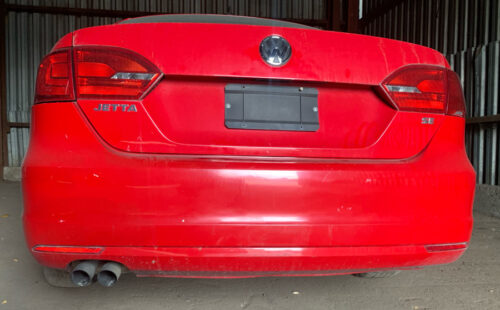 Задний бампер Volkswagen Jetta 6 2010-15 красный