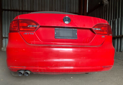 Крышка багажника  Volkswagen Jetta 6 2010-15 красная — изображение 2