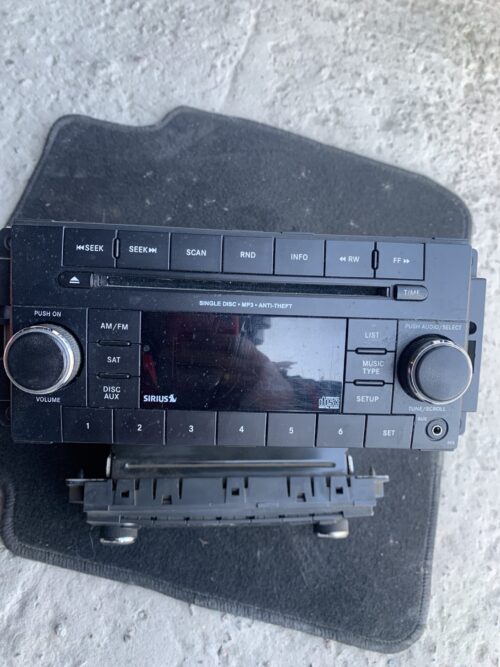 Б/у Магнитофон радио Jeep Patriot 11-17 P05091163AC