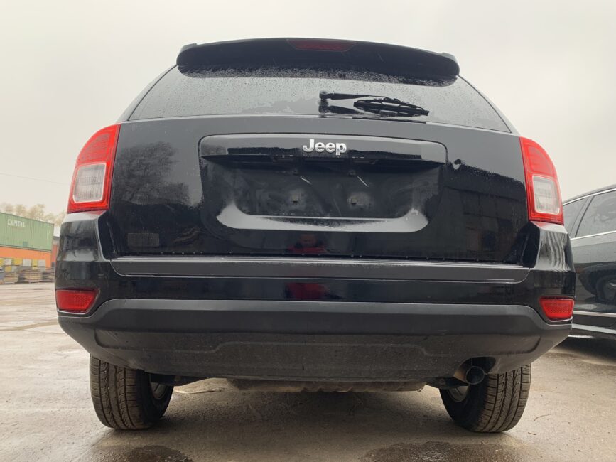 На разборке Jeep Compass 2012 PX8 чёрный из США
