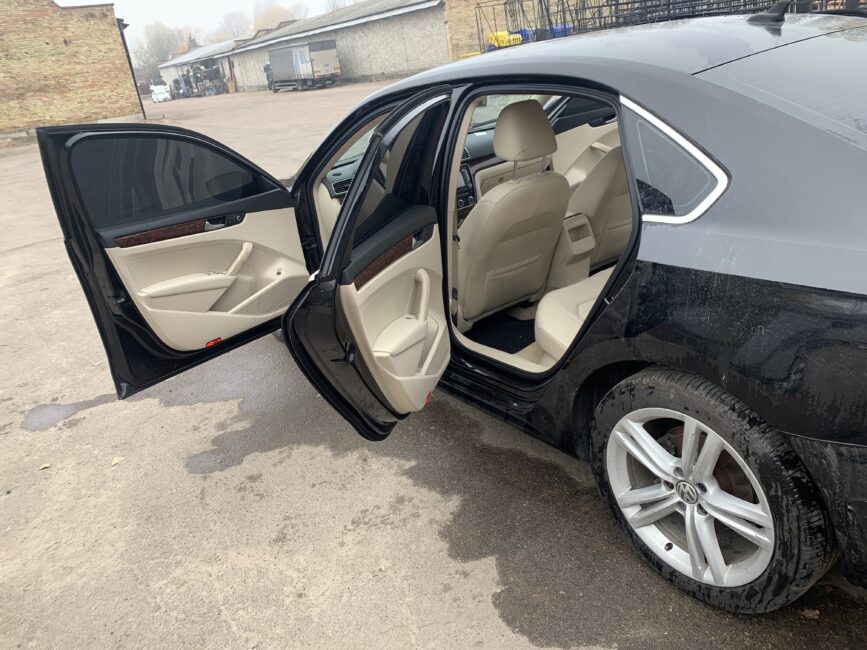 Passat B7 2.0 TDI SEL чёрный 2013 на разборку в Киеве