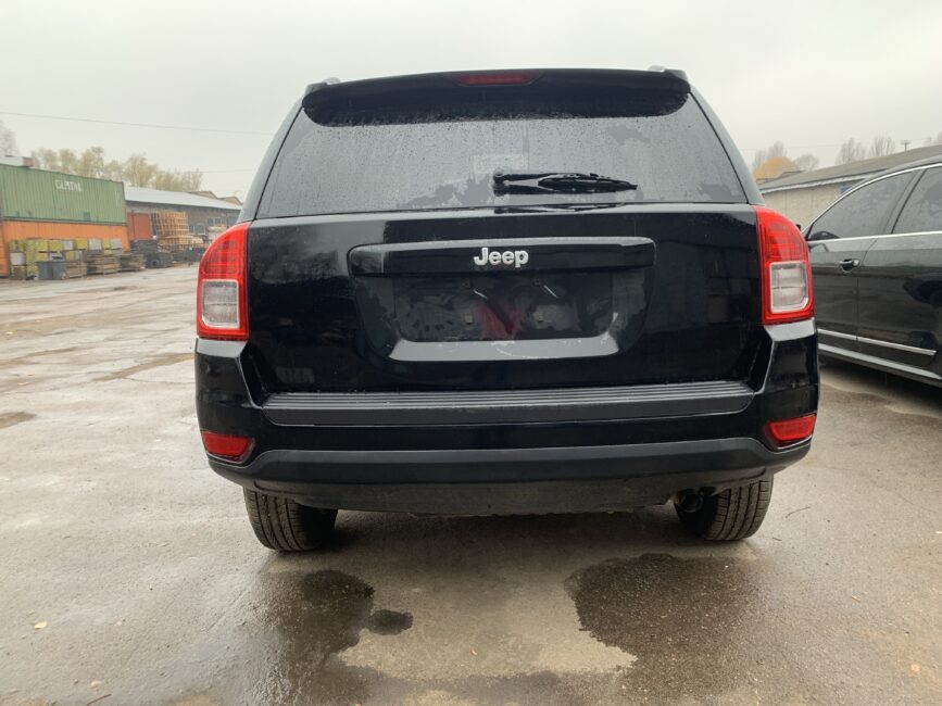 На разборке Jeep Compass 2012 PX8 чёрный из США