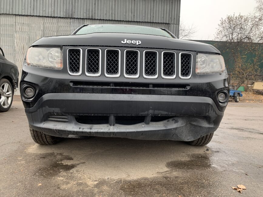 На разборке Jeep Compass 2012 PX8 чёрный из США