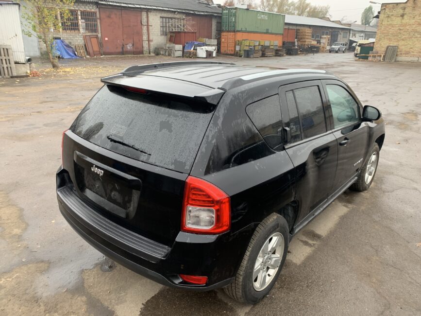 На разборке Jeep Compass 2012 PX8 чёрный из США