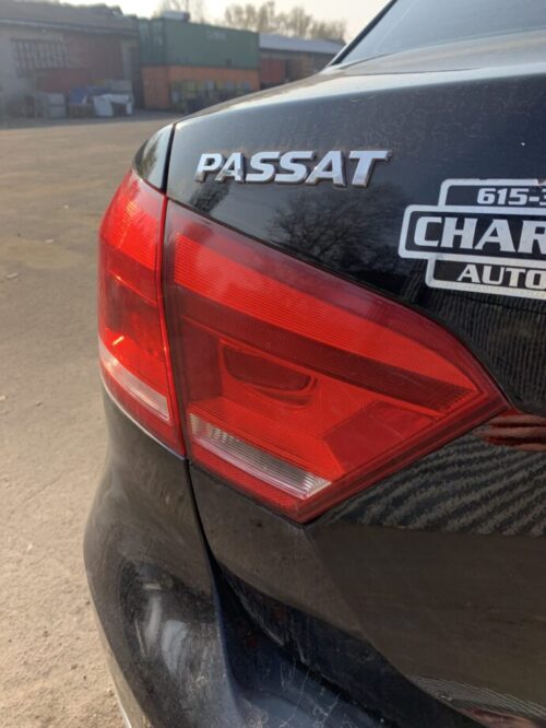 Фонарь внутренний в крышку левый VW Passat b7 USA 561-945-093-C — изображение 2