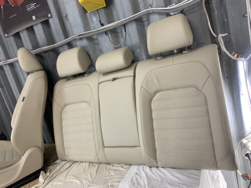 Салон кожа-алькантара бежевый VW Passat B7 63000 m комплект — изображение 14