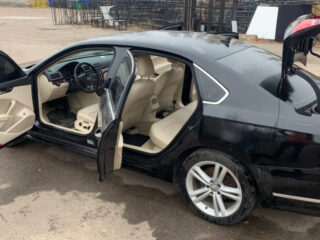 Салон кожа-алькантара бежевый VW Passat B7 63000 m комплект