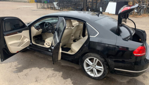 Салон кожа-алькантара бежевый VW Passat B7 63000 m комплект