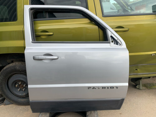 Дверь перед правая Jeep Patriot 2011-17 PSC