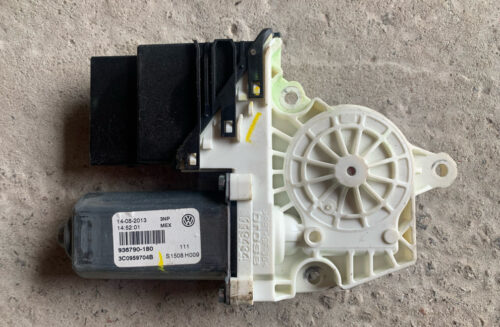 Моторчик свеклоподъёмника зад прав VW Jetta 6 2011-17 USA 3C0959704B