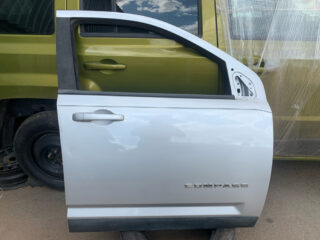 Двери пассажирская Jeep Compass 2011-17 серебристая PS2