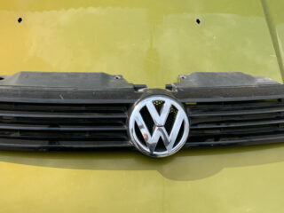 Решетка радиаторов VW Jetta 6 2011-17 USA 5C6 853 653