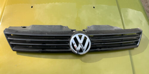 Решетка радиаторов VW Jetta 6 2011-17 USA 5C6 853 653
