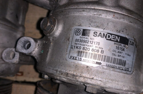 Компрессор кондиционера VW Jetta 6 2011-17 USA 2.0 дизель 1KO-820-808-B