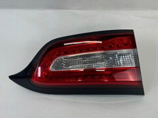 Фонарь внутренний левый Jeep Cherokee KL 68102921AC 68330345AA