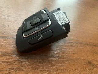 Кнопки управления (на руле) лев VW Passat b7 2011-14 USA 561-959-537 52К