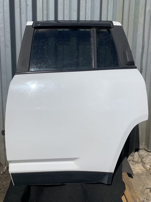 Дверь задняя левая Jeep Compass 11-16 USA белая pw7 77K