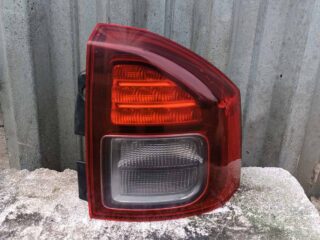 Фонарь правый рест Jeep Compass 2014-16 USA 05272908AA