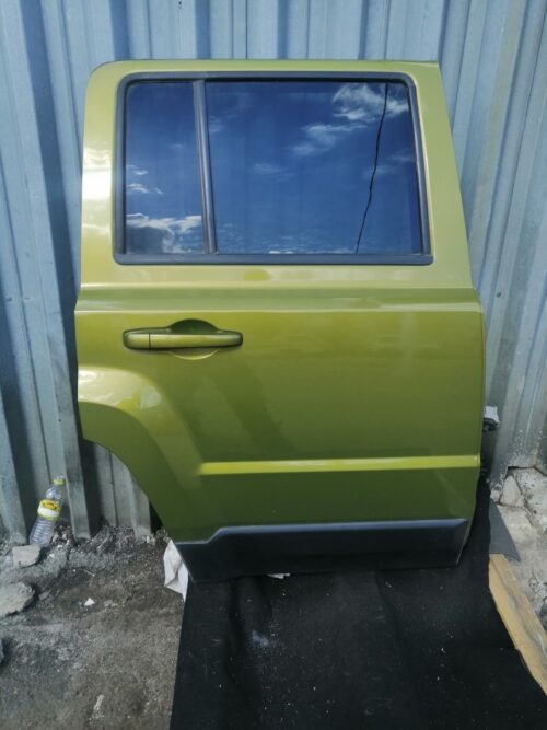 Дверь правая задняя Jeep Patriot 11-16 USA зеленая PJR 67К
