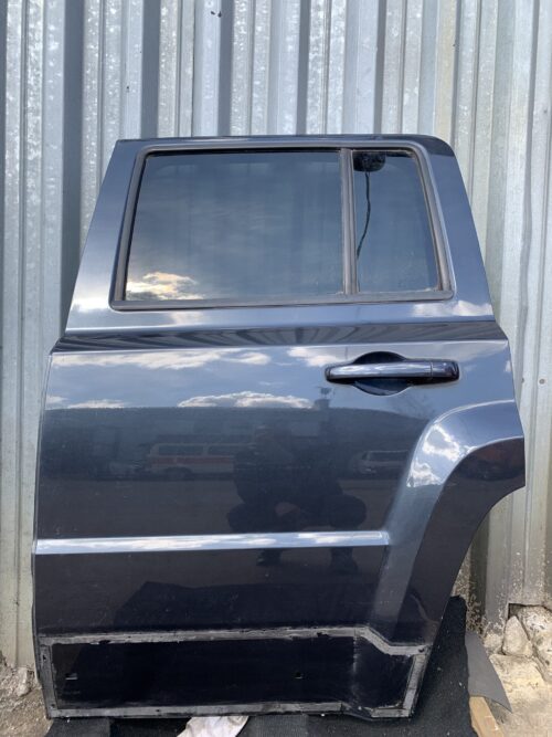 Дверь задняя левая Jeep Patriot 11-16 USA par 82K