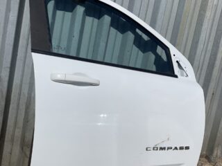 Дверь правая передняя Jeep Compass 11-16 USA белая pw7 69к