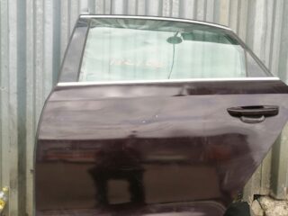 Дверь задняя левая VW Passat B7 11-16 USA LQ3Z бордовая 83К