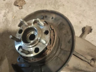 Поворотна цапфа (кулак) Jeep Compass Patriot 2010-2016