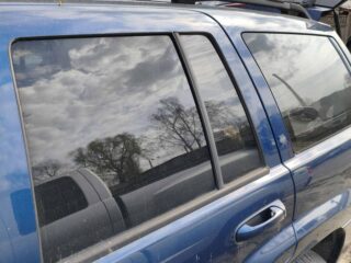 Стекло переднее правое Jeep Grand Cherokee 1998-2004, 55136002AC