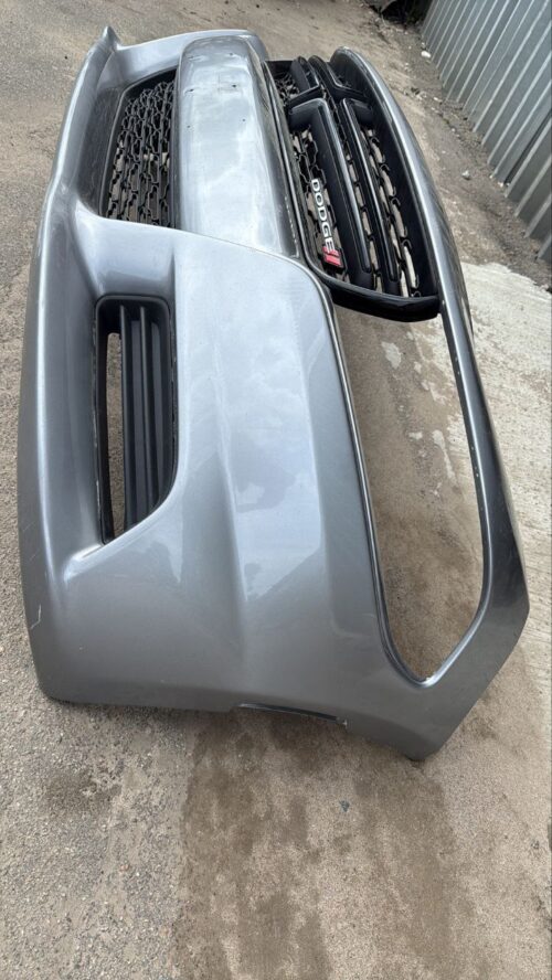 Передний бампер Dodge Charger 2015-2023 с решетками 68267765AB