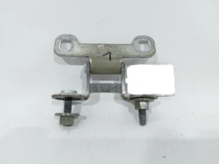 Петля крышки багажника левая/правая Jeep Patriot 2007-2016, 5116483AD