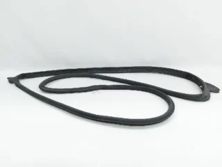 Уплотнитель двери передней левой Jeep Patriot 2007-2016, 5067767AD