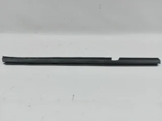 Уплотнитель стекла задней двери левый (внутренний) Jeep Patriot 2007-2016, 5067751AB