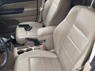 Бежевый интерьер Jeep Compass / Patriot 2007-2016 сиденья с дверными картами